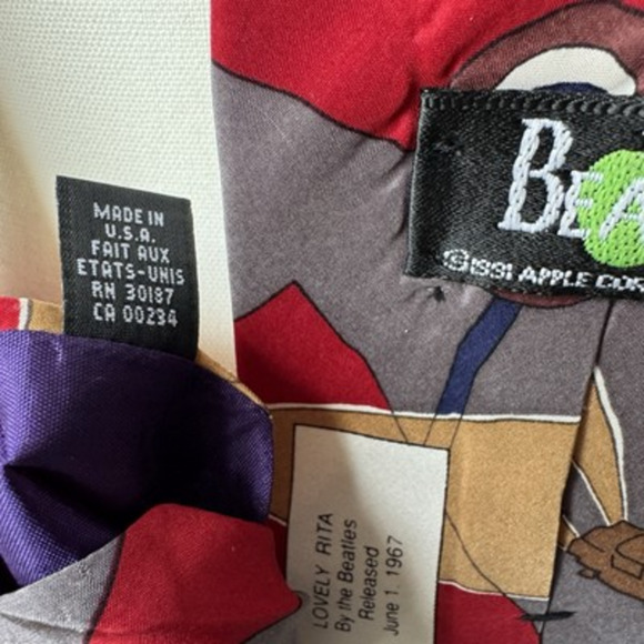 Vintage 1991 The Beatles Lovely Rita Meter Maid Silk Necktie Tie Red Gray USA - Picture 6 of 6